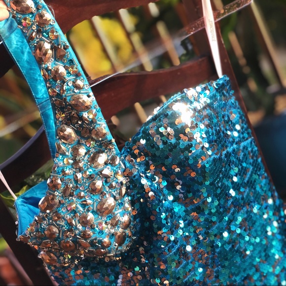 80’s bombshell mini - Picture 7 of 7